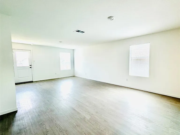 449 Jones Beach Ln — Photo 6