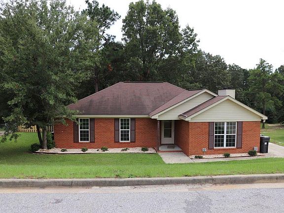 2nd image of 3851 Crest Dr