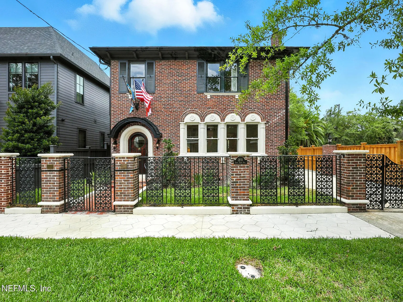 3 bed, 2.5 bath, 3232 sqft, $5,500 — Photo 1