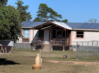 932 Chapparal Rd, La Grange, TX 78945