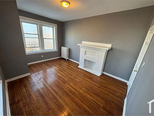 4th image of 220 Roseville Ave APT 201