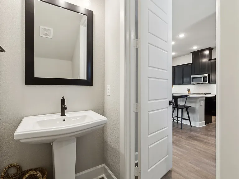2121 Tolleson Dr — Photo 8