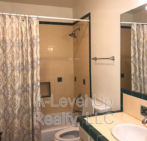 1980 N Tyndall Ave #1A — Photo 18