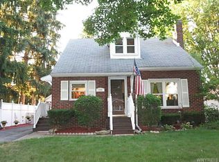 155 Windermere Rd, Lockport, NY 14094