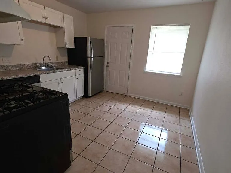 2345 Langston St — Photo 2