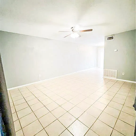 1910 Barak Ln #18 — Photo 2