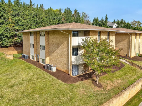 5260 Crossbow Cir Unit 1E, Roanoke, VA 24018