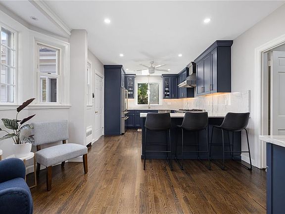 5th image of 552 East Ave