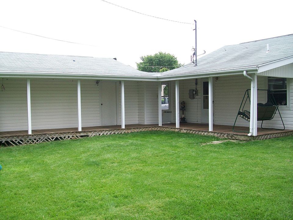 2nd image of 817 Roxana Dr