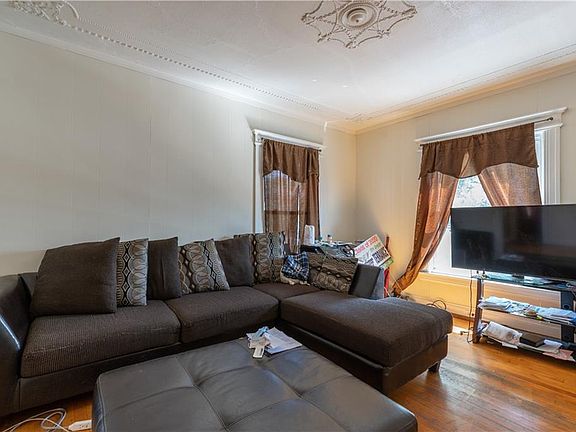 5th image of 109 E Brighton Ave #11