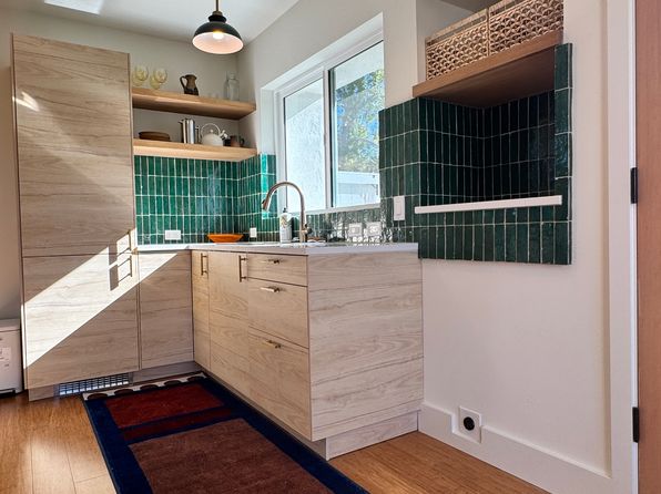 5022 E Mountain View Dr