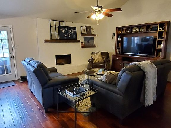 2nd image of 351 Lottie Ln