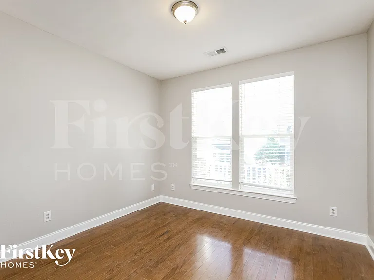 15636 Seafield Ln — Photo 11