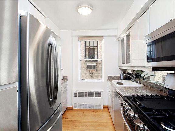 3rd image of 900 Park Ave APT 12E