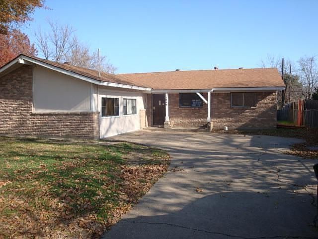 1st image of 1958 Oak Hill Cir