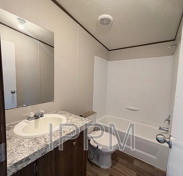 328 N 1st St — Photo 6