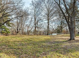 238 Howard Dr, Ballwin, MO 63021