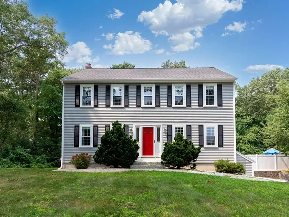 36 Plantation Rd, Plymouth, MA 02360