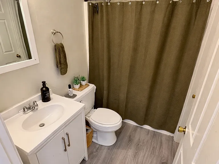 Upstairs Bath