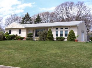 11 Hettys Path, Centereach, NY 11720