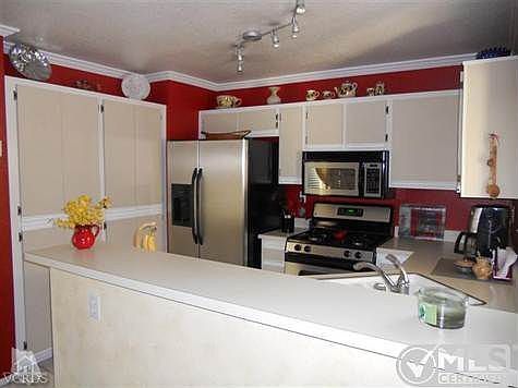 5th image of 622 N Via Colinas