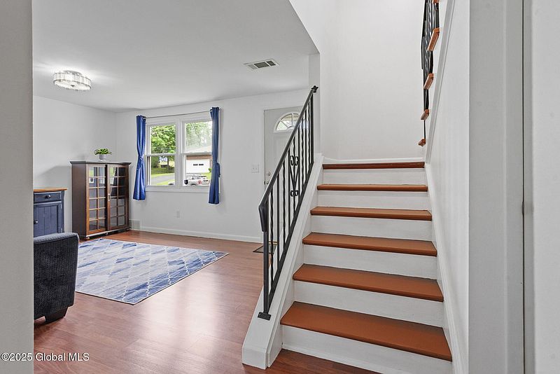 5th image of 17 Pawling Street