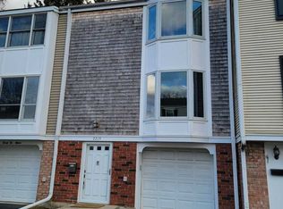 2219 Langdon Pl, Hoffman Estates, IL 60169