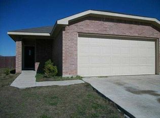 12400 Sky Harbor Dr, Del Valle, TX 78617