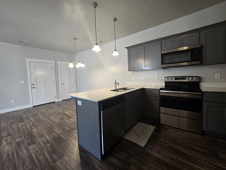 14708 S Astin Ln #203 — Photo 3