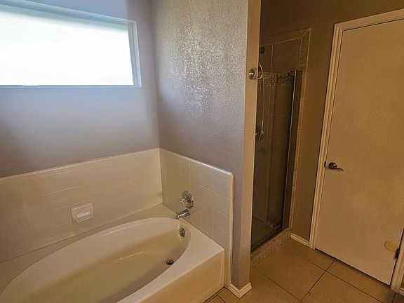 4th image of 1706 Caprock Dr