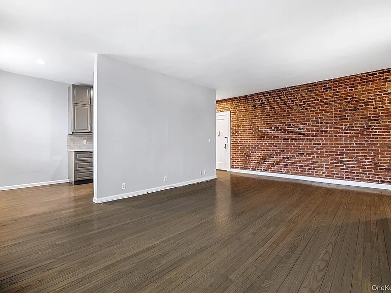 11 Alden Rd #1M — Photo 8