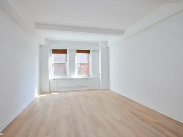 310 Riverside Drive 1501 image 2 of 6