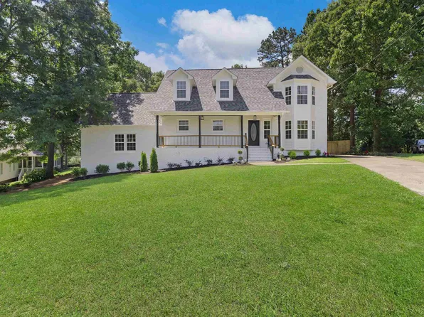 292 Kentwood Dr, Alabaster, AL 35007