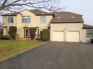 28 Valley Forge Rd, Eatontown, NJ 07724