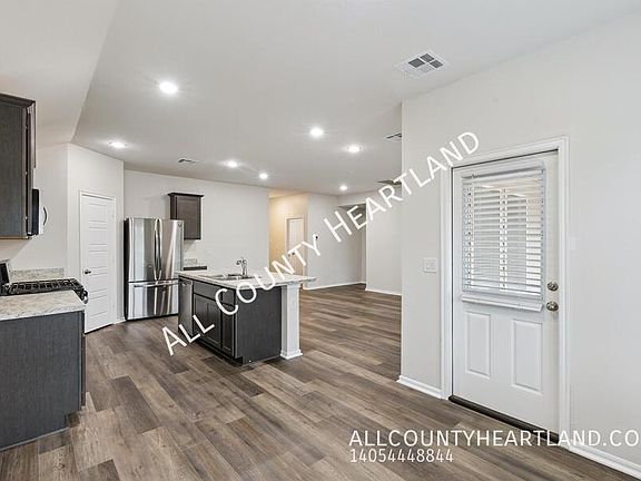 4th image of 3425 Molly Dr