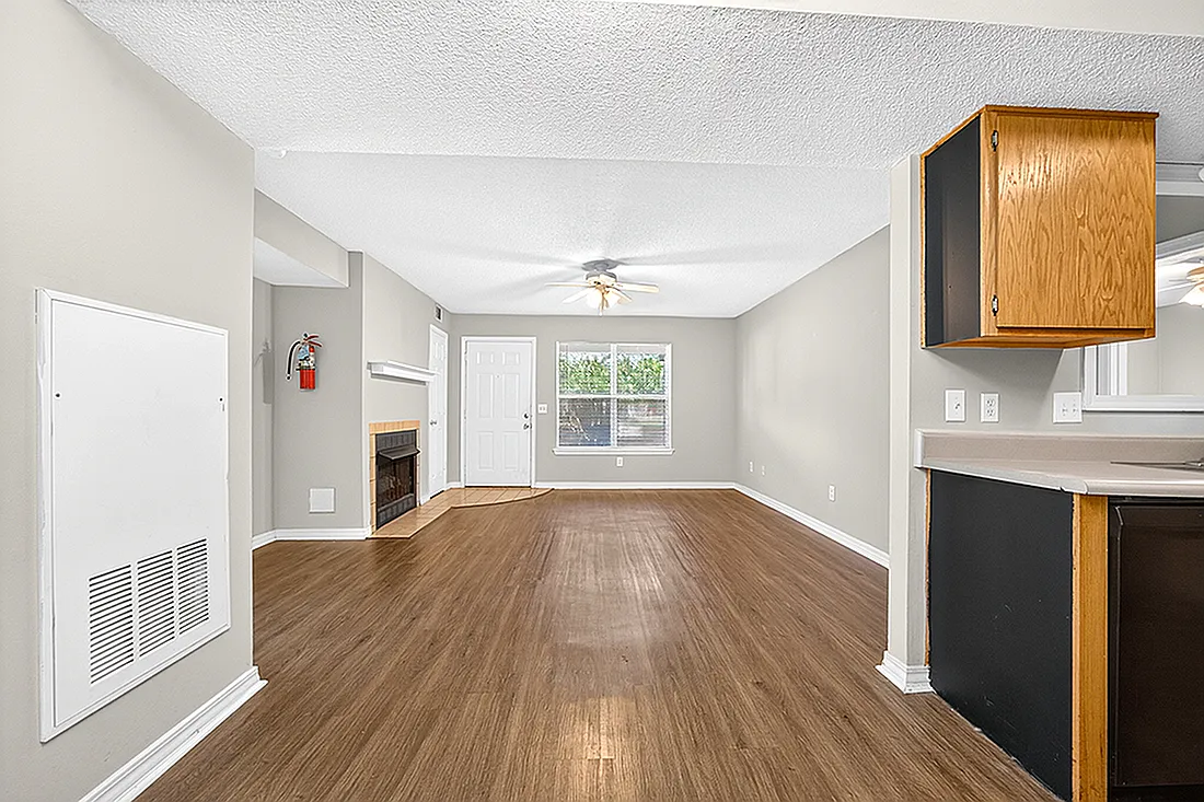 Chamberland Square Apartments — Photo 4