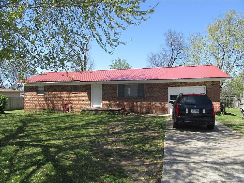 1st image of 611 W Magnolia St