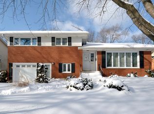 624 S George St, Mount Prospect, IL 60056