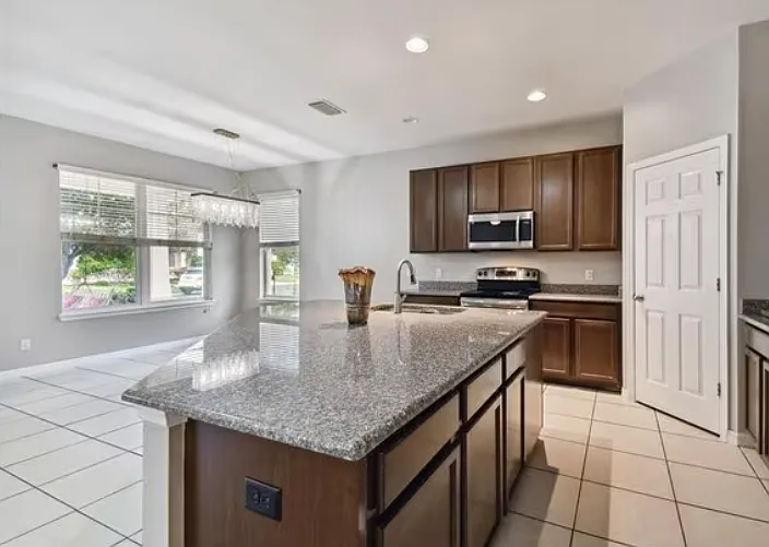 5200 Suncatcher Dr — Photo 7