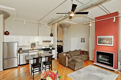 5th image of 1801 W Larchmont Ave APT 401