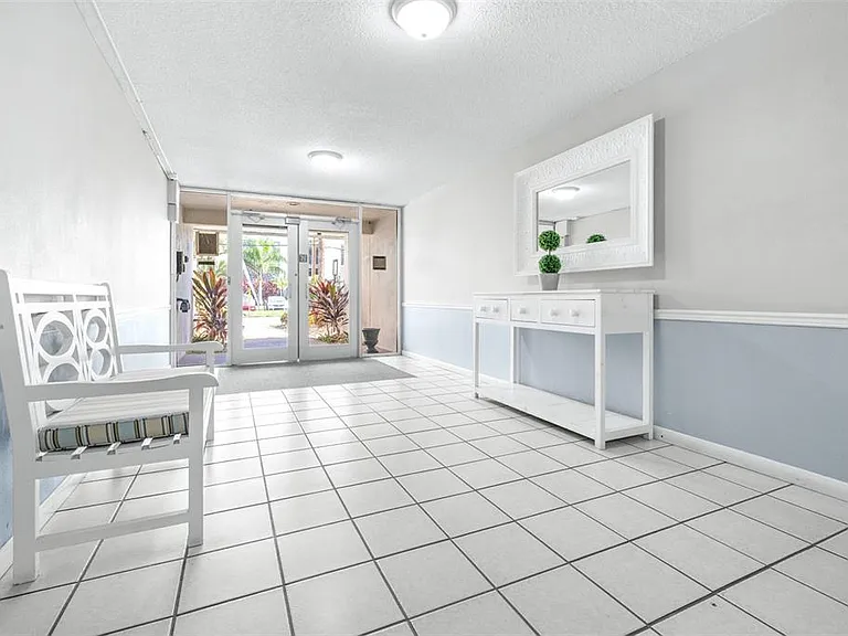 4606 W Gray St #107 — Photo 24