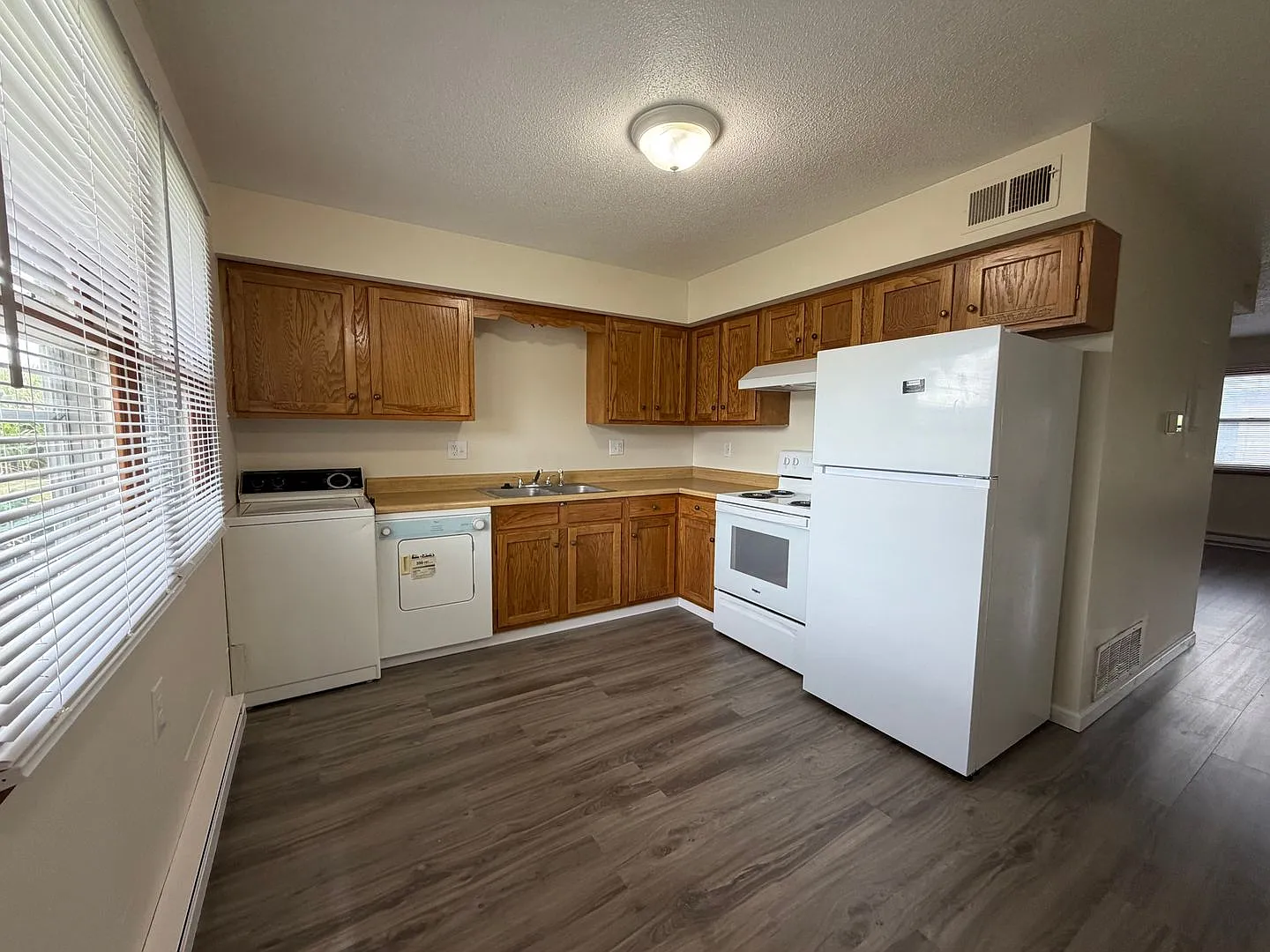 304 Martin Court — Photo 1