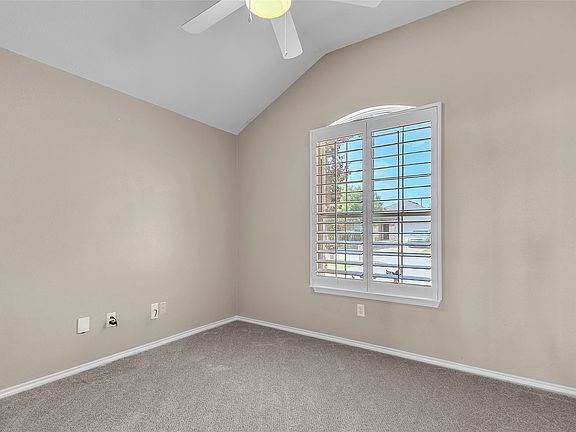 5th image of 1114 Longhorn Ln