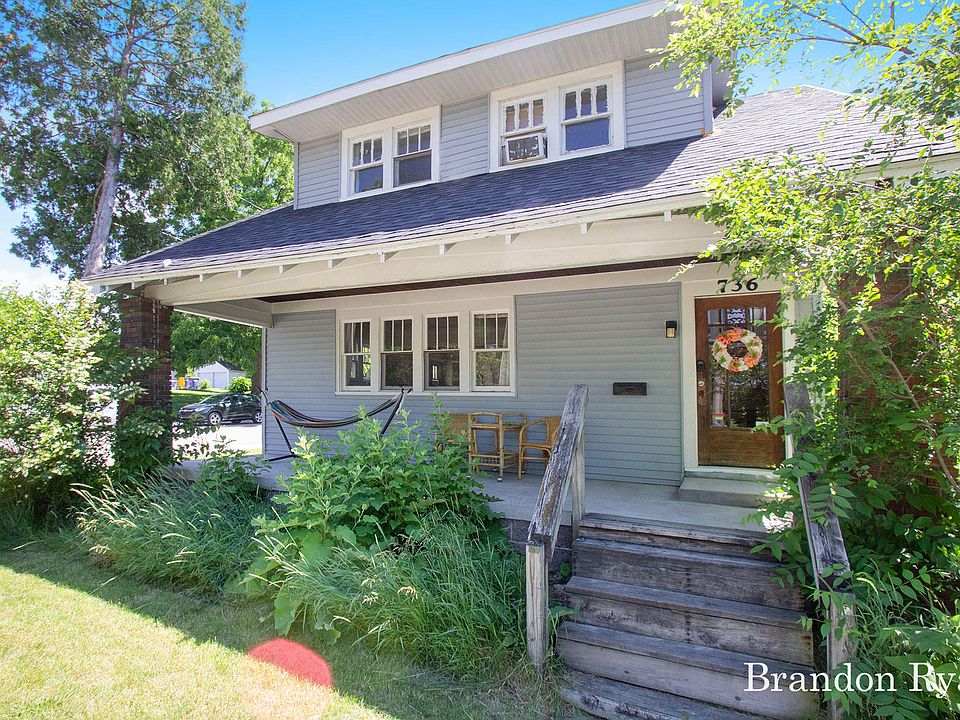 1st image of 736 College Ave NE