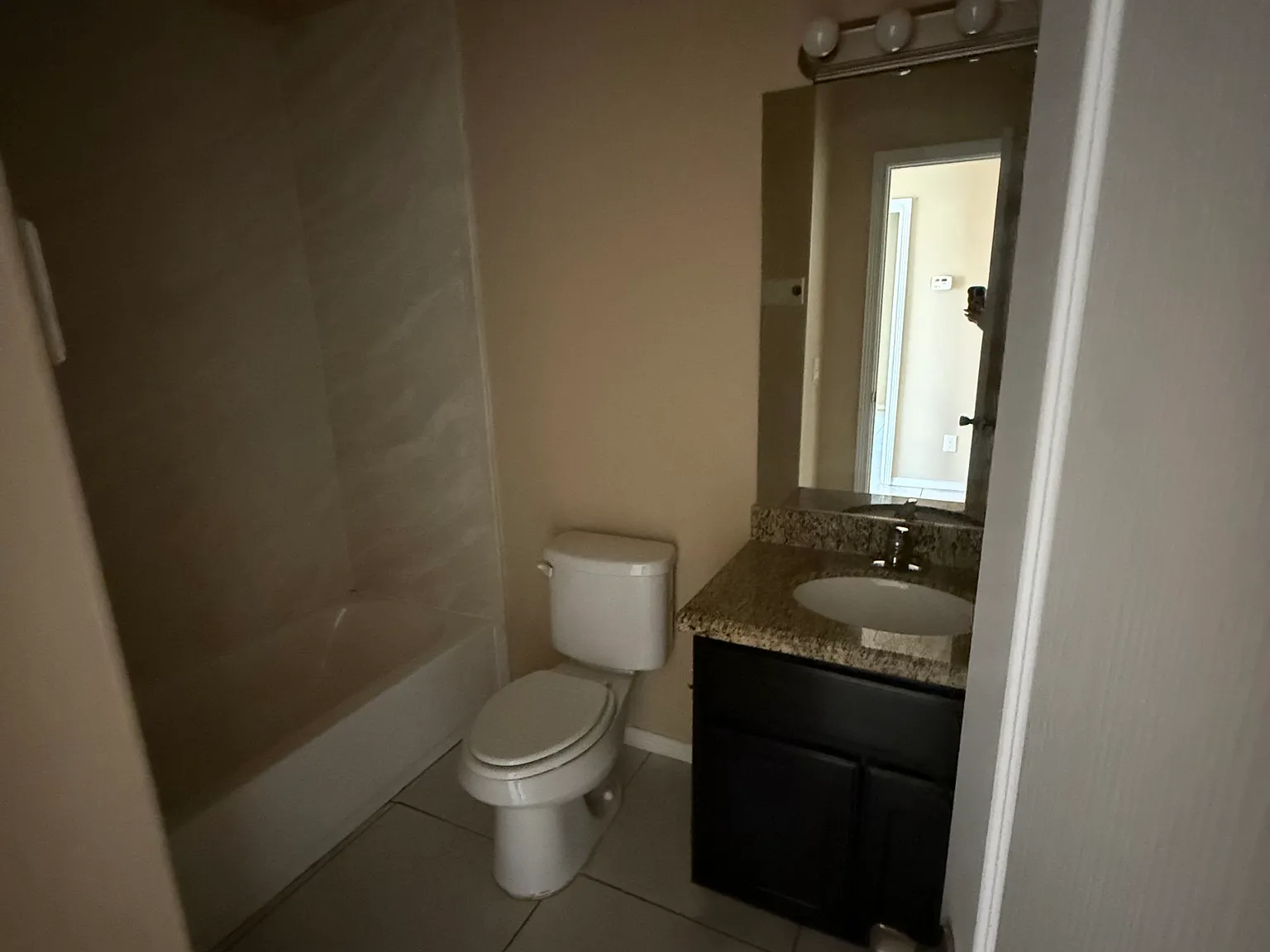 2 bed, 950 sqft, $975 — Photo 2