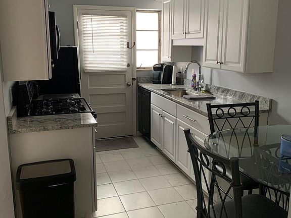 4th image of 1360 W 3rd Ave #A
