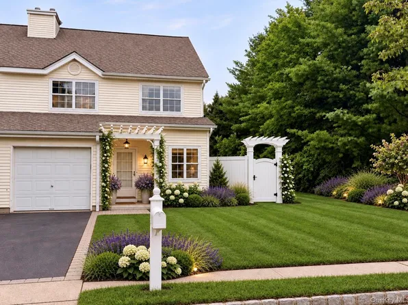 2 Herrels Circle, Melville, NY 11747