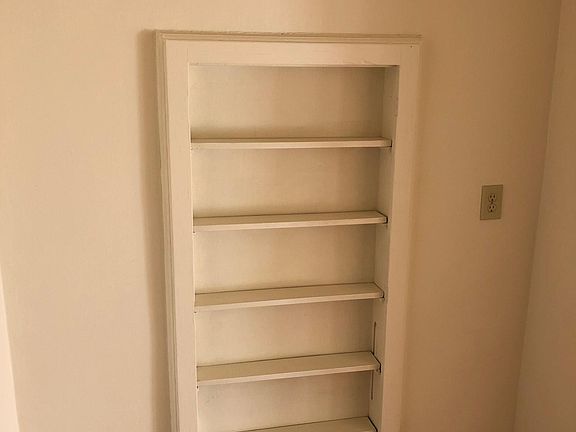 5th image of 170 Irvington Ave APT 305