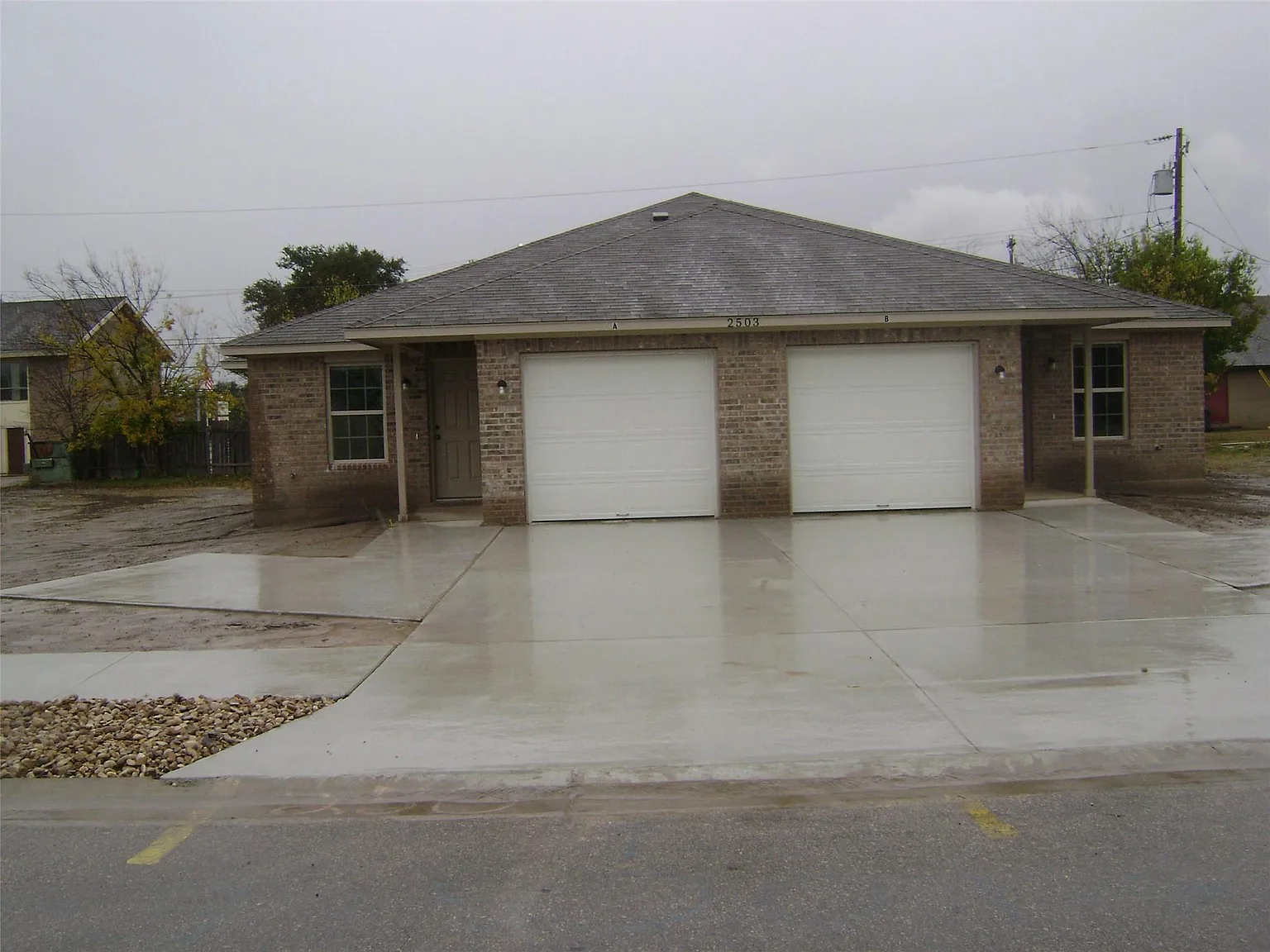 3 bed, 2.0 bath, 2238 sqft, $1,650 — Photo 1