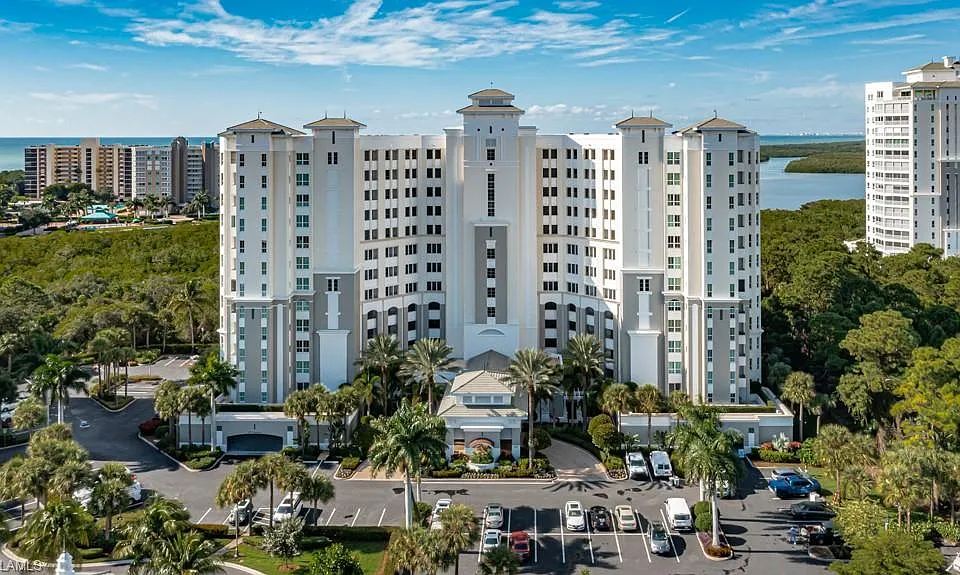 300 Dunes Blvd #105